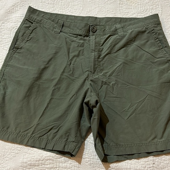 Patagonia/Dockers/ Columbia Bundle of 4. Size 38 - Picture 11 of 16